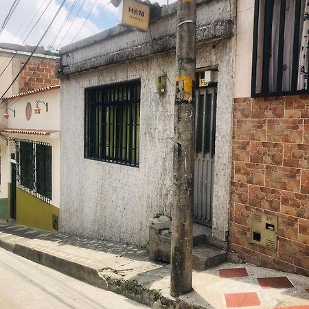 Hostal La 18 Pereira Εξωτερικό φωτογραφία