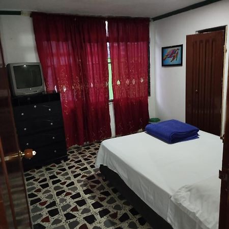 Hostal La 18 Pereira Εξωτερικό φωτογραφία